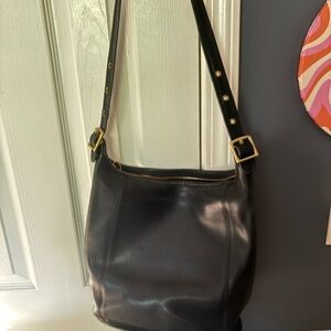 Elegant Black Leather Shoulder Bag